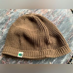 MENS CLOVER BEENIE